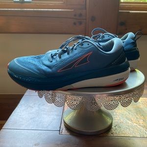 Altra Paradigm 5 Women’s 8.5 Running Shoe Blue/Pink.